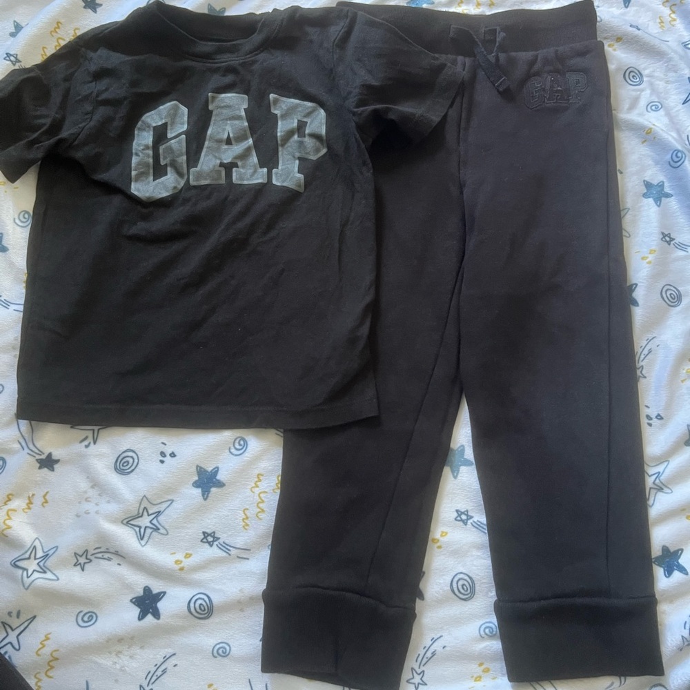 GAP Black Logo T-Shirt and Joggers Set